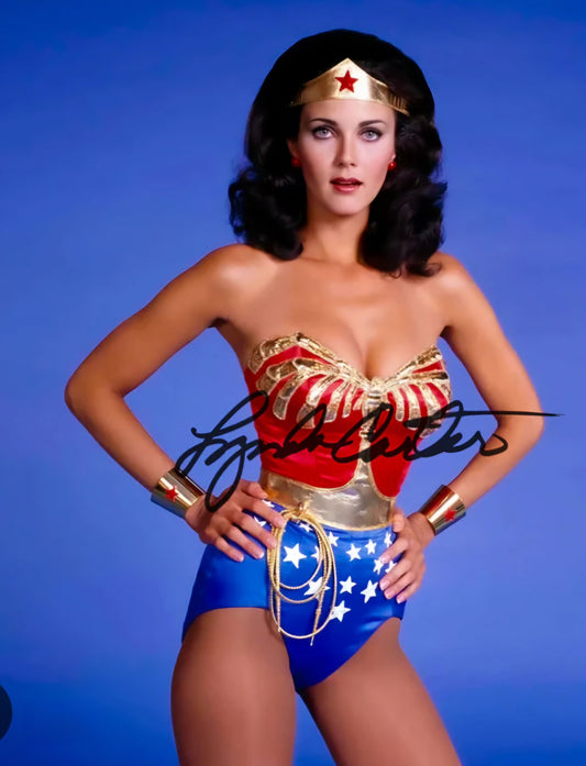 Lynda Carter signed Wonder Woman picture Boston memorabilia