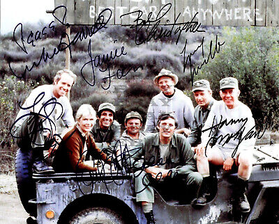 Mash cast sign photo blue and black marker Boston memorabilia