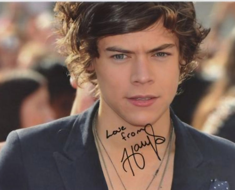 HARRY STYLES Signed Photos and Autographs $155