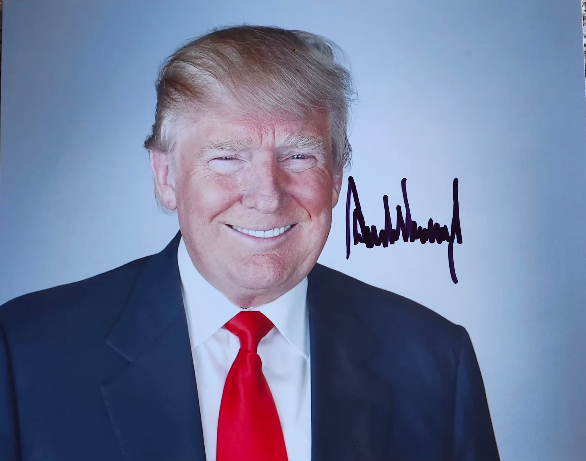 Donald Trump signed photo self-portrait black marker