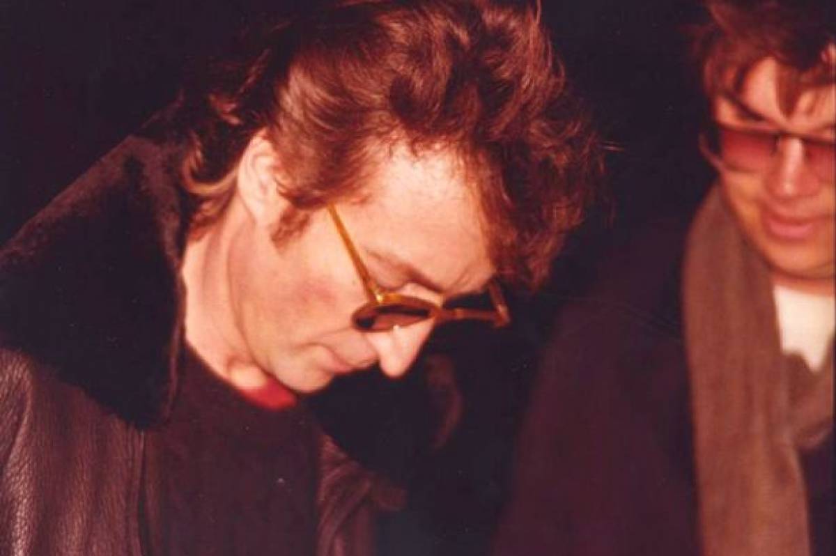 John Lennon and Mark Chapman picture