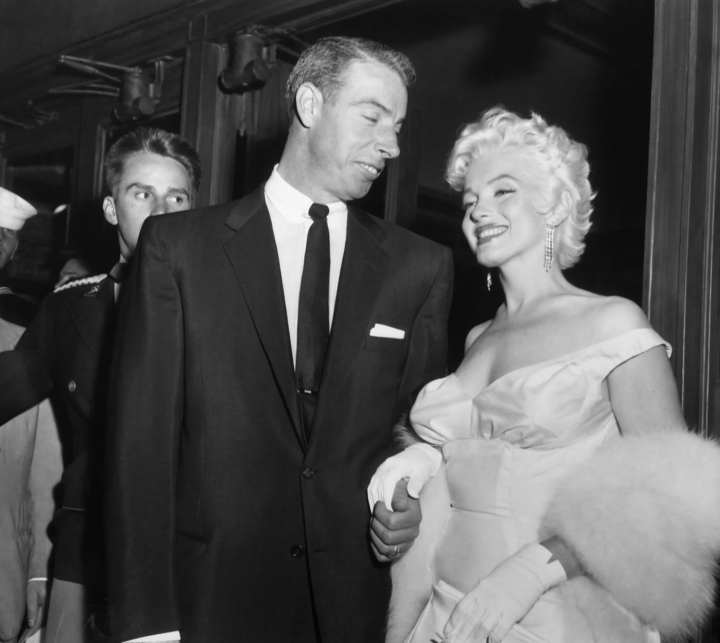 MARILYN MONROE JOE DiMAGGIO Signed Paper w/ Photo COA hologram
