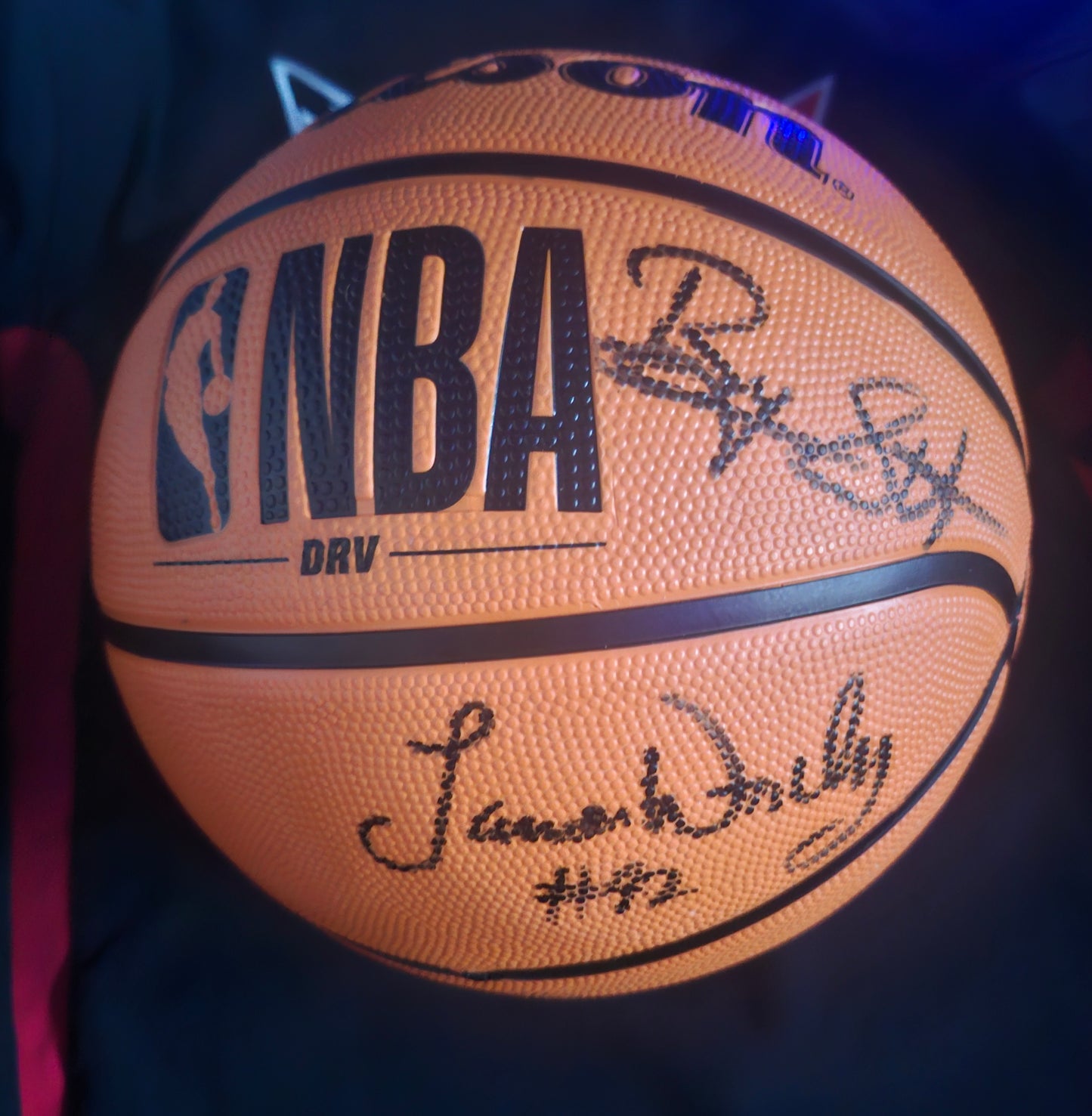 LAKERS CHAMPIONSHIP LEGENDS Signed Basketball COA Hologram