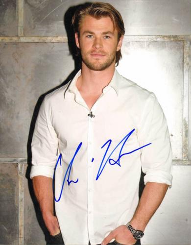 CHRIS HEMSWORTH signed autographed photo COA Hologram Beckett Autographs