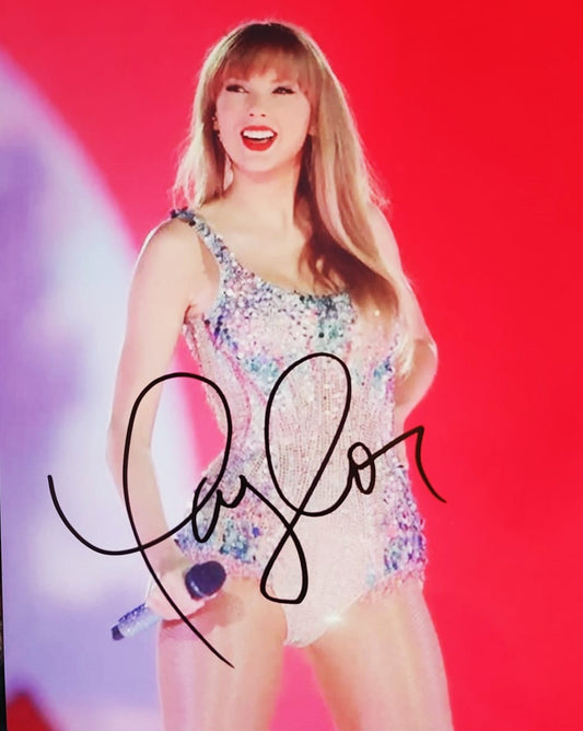 TAYLOR SWIFT signed autographed photo stage stage red COA Hologram Beckett Autographs