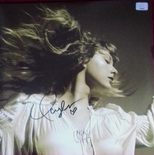 TAYLOR SWIFT signed autographed album Fearless 2021 COA Hologram Beckett Autographs