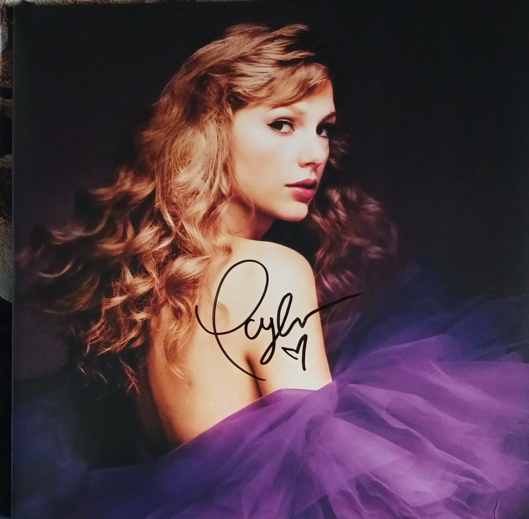 TAYLOR SWIFT signed autographed album speak now 2023 COA Hologram Beckett Autographs