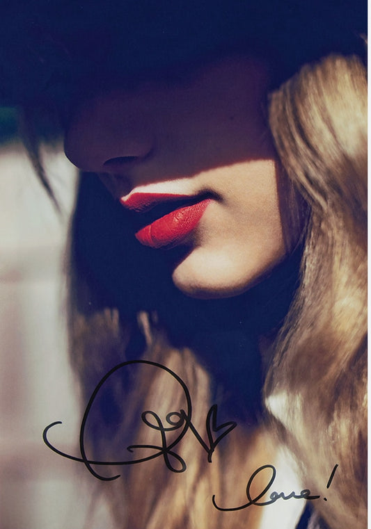 Taylor Swift signed autographed photo black hat image Boston memorabilia
