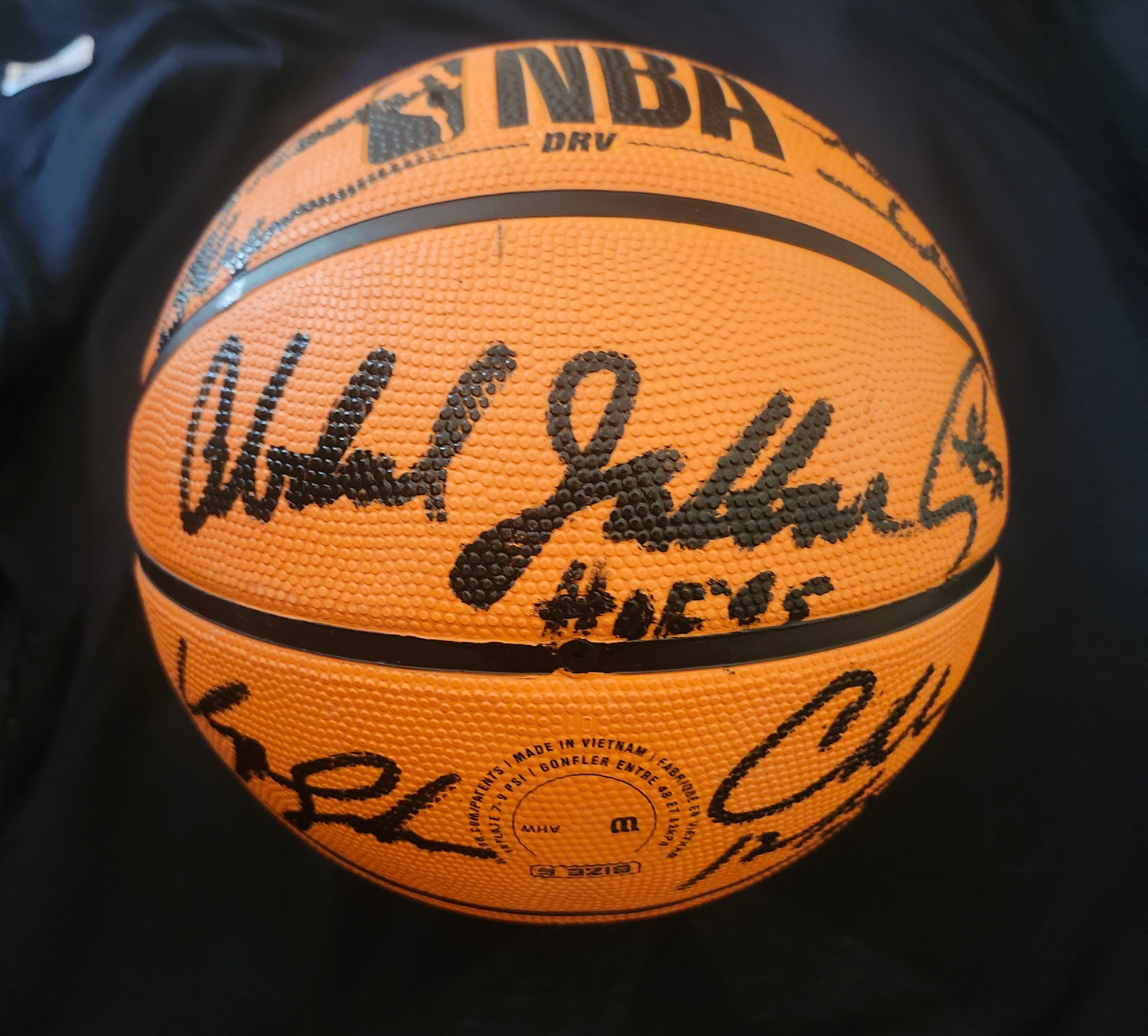 MICHAEL JORDAN AND NBA LEGENDS Signed Basketball COA Hologram