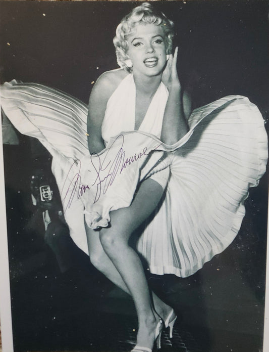 Marilyn Monroe signed 8x10 photo photoshoot from Boston memorabilia