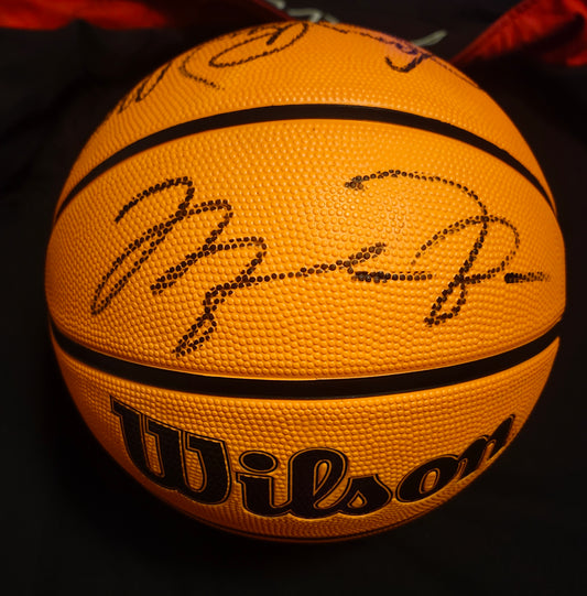 MICHAEL JORDAN AND NBA LEGENDS Signed Basketball COA Hologram