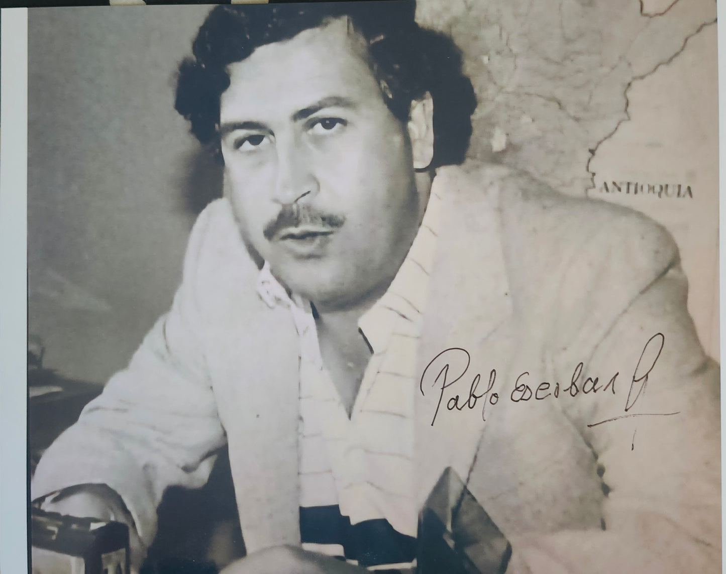 PABLO ESCOBAR Signed photo COA Hologram