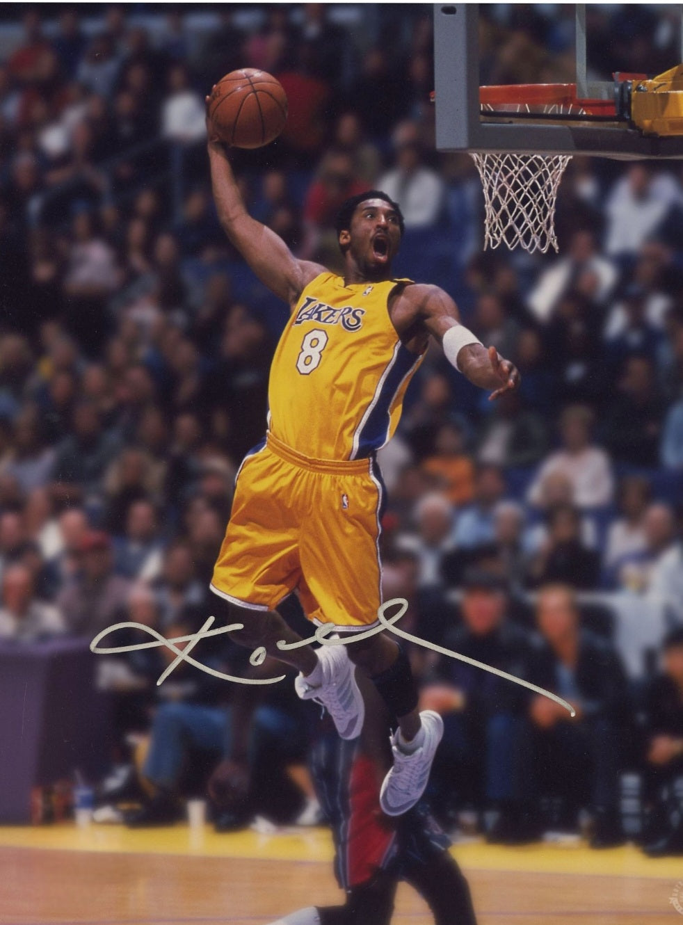 KOBE BRYANT Signed Autographed Photo the champion COA Hologram