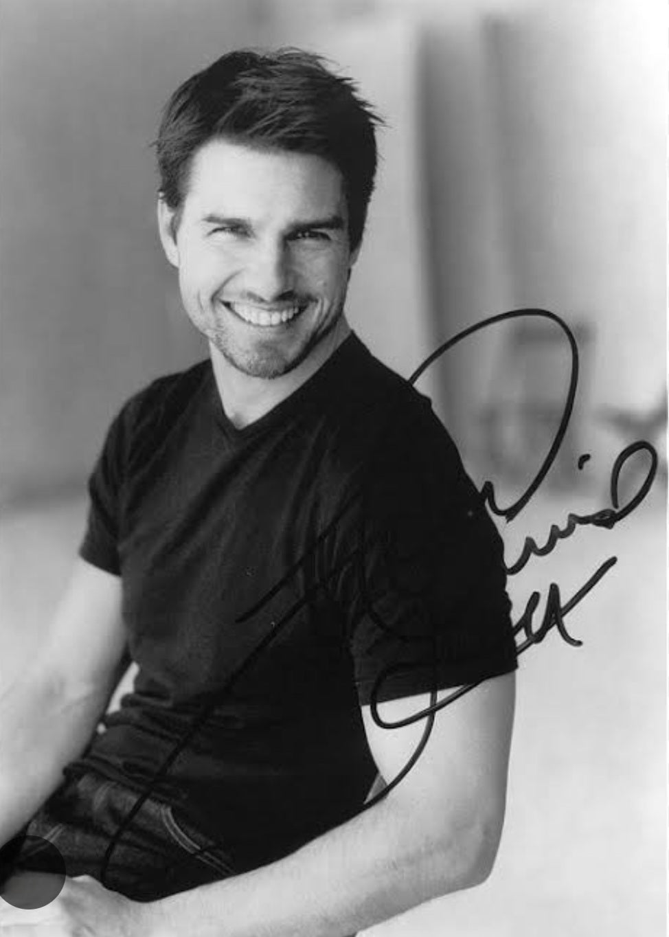 Tom Cruise signed photo black T-shirt Boston memorabilia