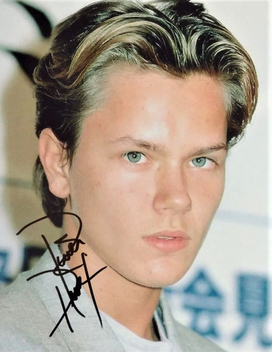 RIVER PNOENIX signed autographed photo COA Hologram Beckett Autographs