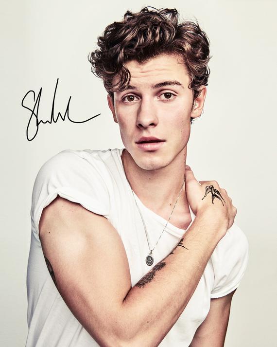 SHAWN MENDES signed autographed photo COA Hologram Beckett Autographs