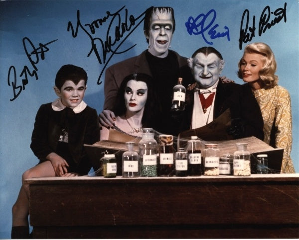 THE MUNSTERS CAST signed autographed photo COA Hologram Beckett Autographs