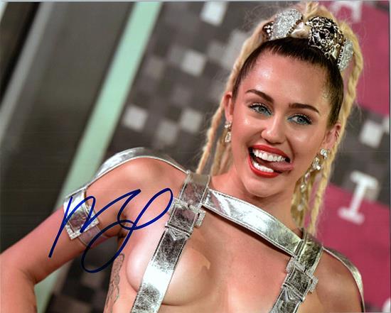 MILEY CYRUS  signed autographed photo COA Hologram Beckett Autographs